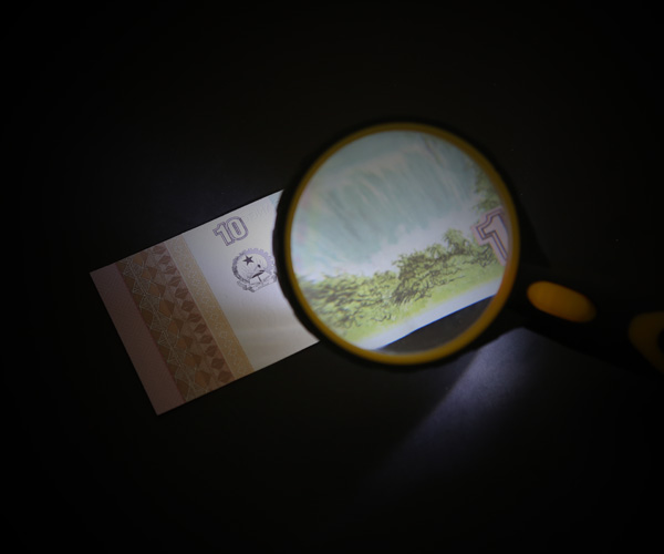 handheld magnifying glass with led light for collectors