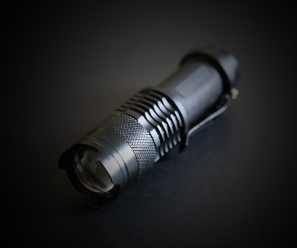 flashlight black light for checking fluorescent uv threads